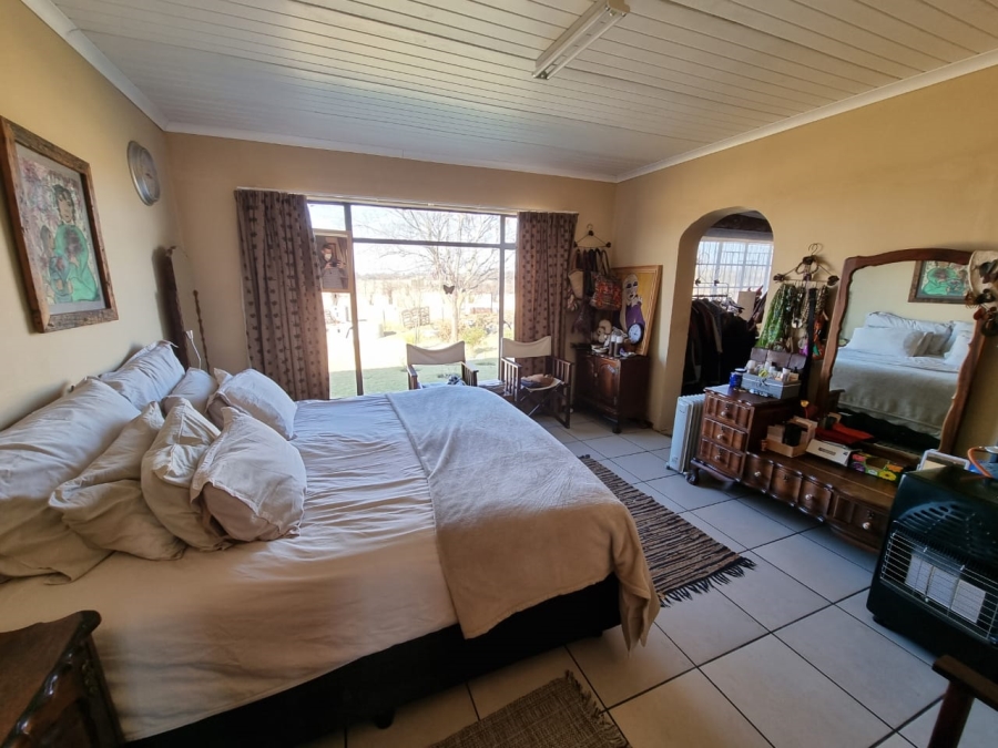 5 Bedroom Property for Sale in Kromkloof North Sh Free State